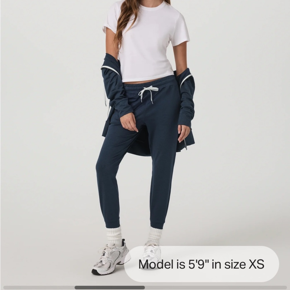 Vuori Dream knit midnight heather performance jogger and Plyo tank set - Lg/Xl - Picture 7 of 10